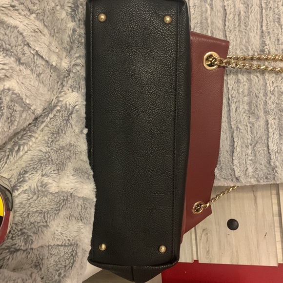 Emma Fox Vintage Leather bag with gold chain straps - Picture 7 of 7